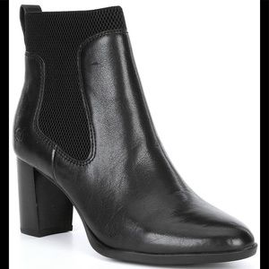 Born Donella Leather Chelsea Block Heel Booties. Size 8.5